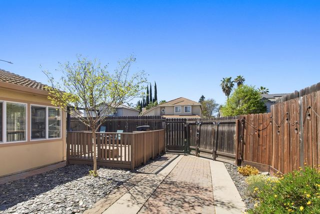 2588 Foxwood Ct, Oakdale, CA 95361