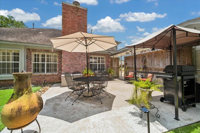 4003 Haven Pines Drive, Kingwood, TX 77345