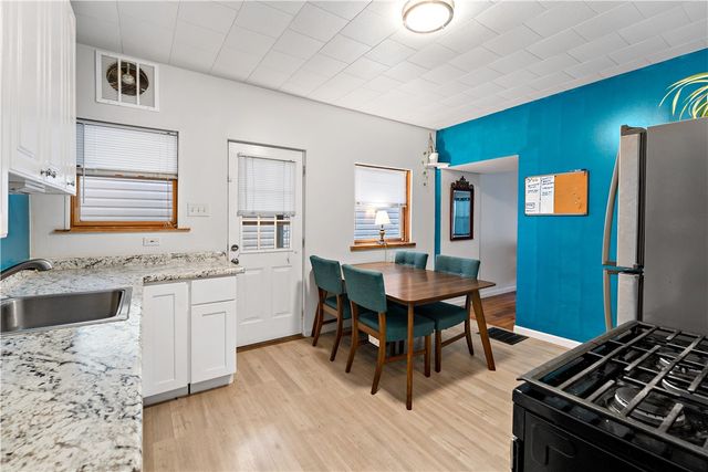 4315 Lydia St, Greenfield, PA 15207