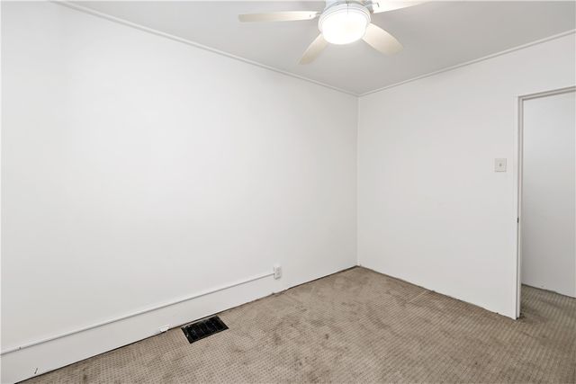 4315 Lydia St, Greenfield, PA 15207