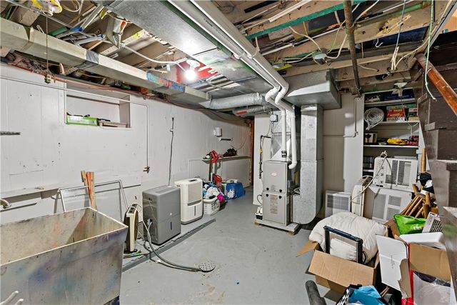 4315 Lydia St, Greenfield, PA 15207