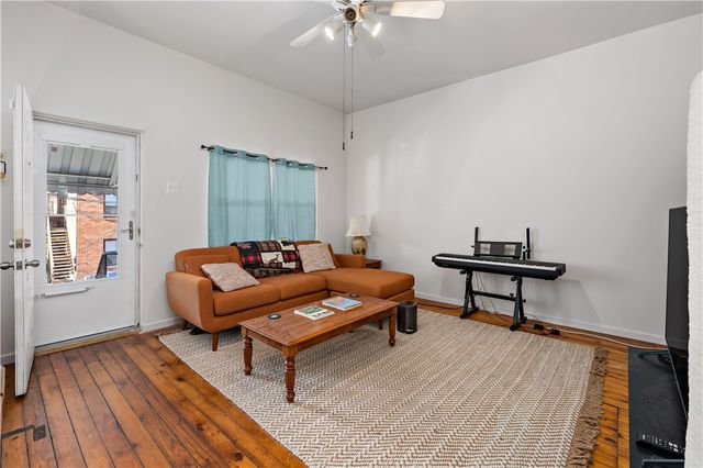 4315 Lydia St, Greenfield, PA 15207