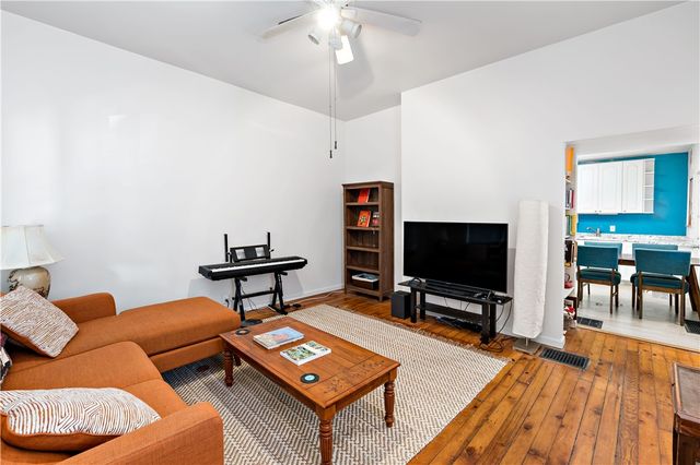 4315 Lydia St, Greenfield, PA 15207