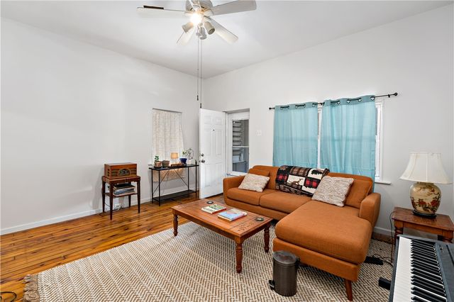 4315 Lydia St, Greenfield, PA 15207