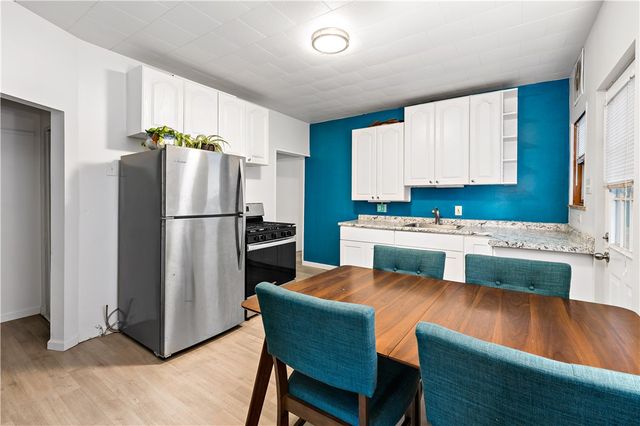 4315 Lydia St, Greenfield, PA 15207