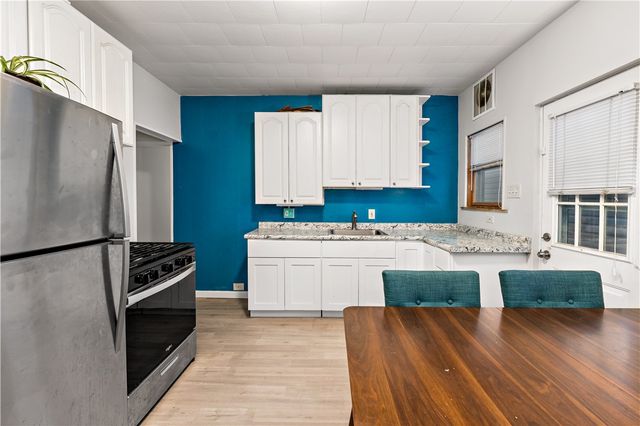 4315 Lydia St, Greenfield, PA 15207