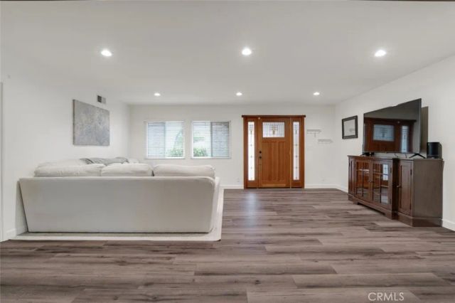 11519 Orcas Avenue, Sylmar, CA 91342