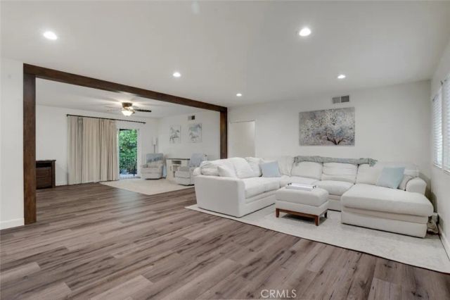 11519 Orcas Avenue, Sylmar, CA 91342