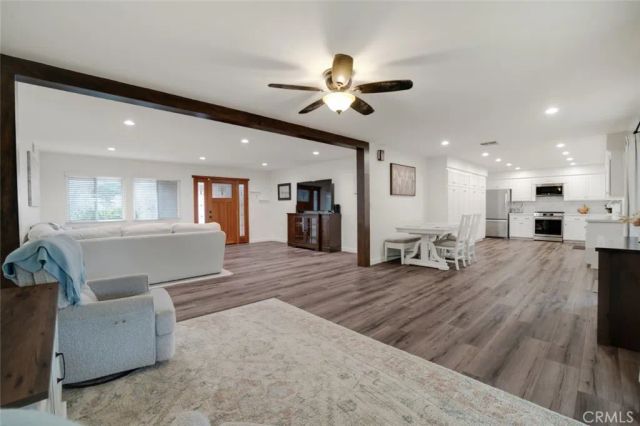 11519 Orcas Avenue, Sylmar, CA 91342