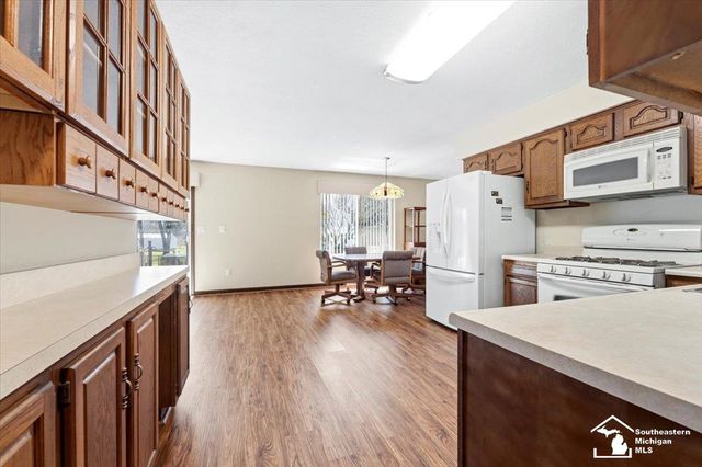 348 Bellers Court, Ypsilanti, MI 48198