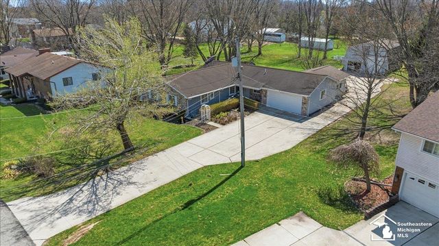 348 Bellers Court, Ypsilanti, MI 48198