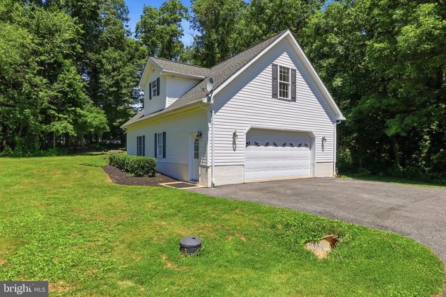 6340 HUNTERS RIDGE LN, Stewartstown, PA 17363