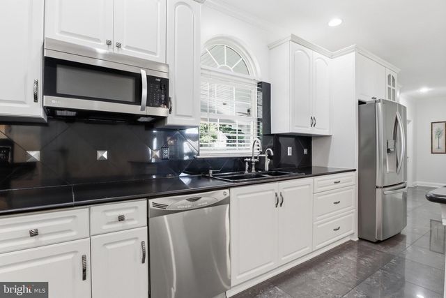 6340 HUNTERS RIDGE LN, Stewartstown, PA 17363