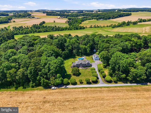 6340 HUNTERS RIDGE LN, Stewartstown, PA 17363