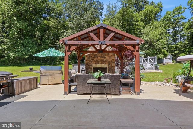 6340 HUNTERS RIDGE LN, Stewartstown, PA 17363