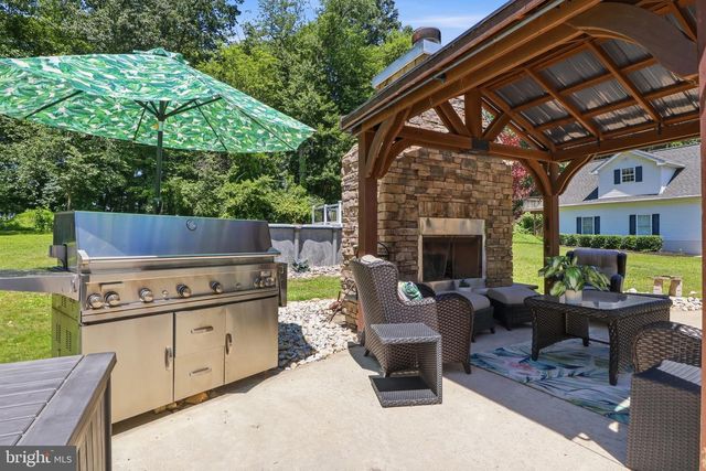 6340 HUNTERS RIDGE LN, Stewartstown, PA 17363