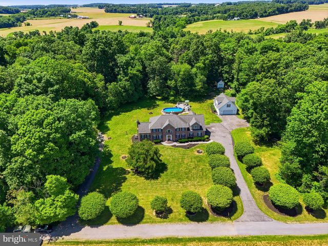 6340 HUNTERS RIDGE LN, Stewartstown, PA 17363