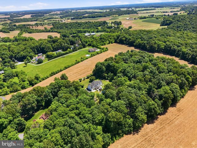 6340 HUNTERS RIDGE LN, Stewartstown, PA 17363