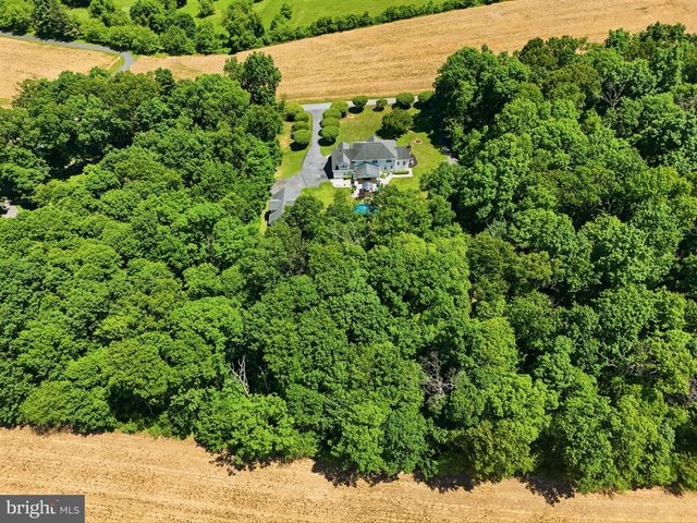 6340 HUNTERS RIDGE LN, Stewartstown, PA 17363