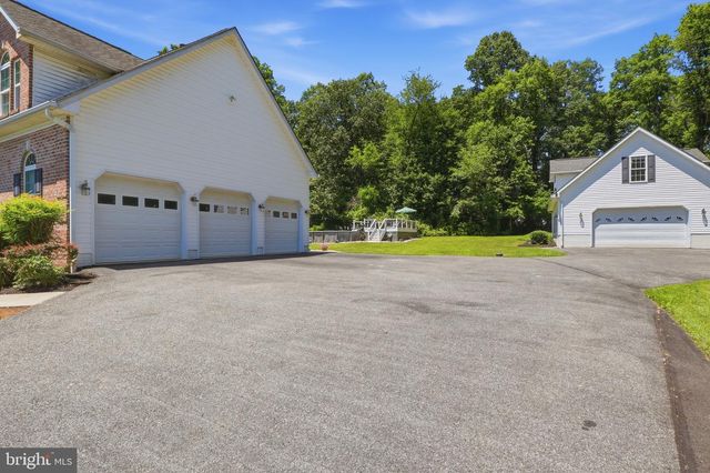 6340 HUNTERS RIDGE LN, Stewartstown, PA 17363