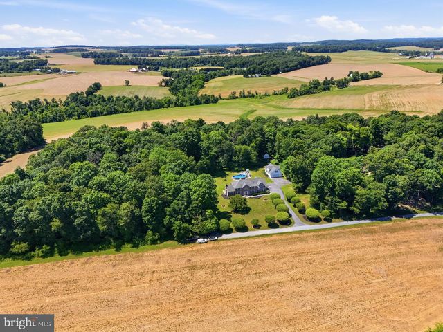 6340 HUNTERS RIDGE LN, Stewartstown, PA 17363