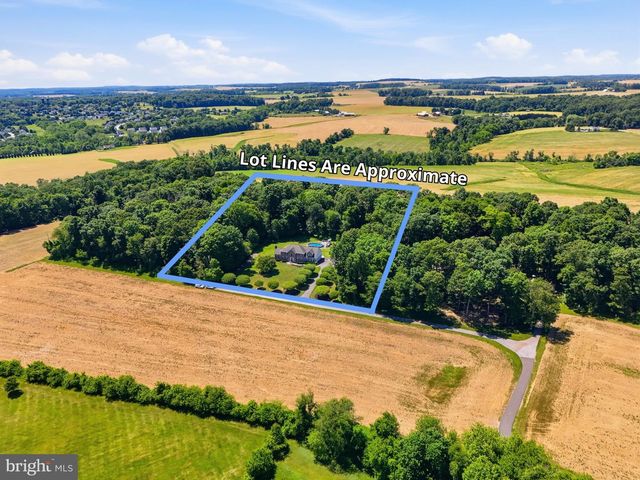 6340 HUNTERS RIDGE LN, Stewartstown, PA 17363