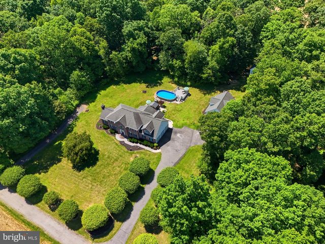 6340 HUNTERS RIDGE LN, Stewartstown, PA 17363