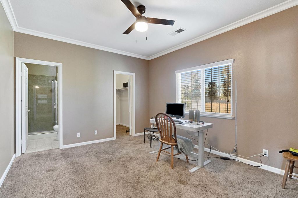 Image 12 of property listing at 21466 Forest Glen Road, Madera, CA 93638