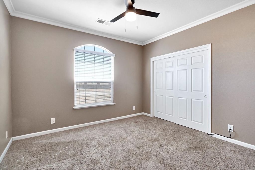 Image 16 of property listing at 21466 Forest Glen Road, Madera, CA 93638