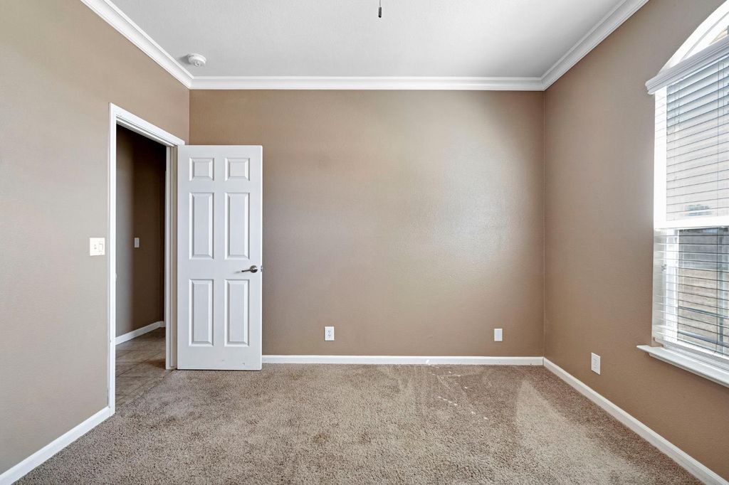 Image 17 of property listing at 21466 Forest Glen Road, Madera, CA 93638