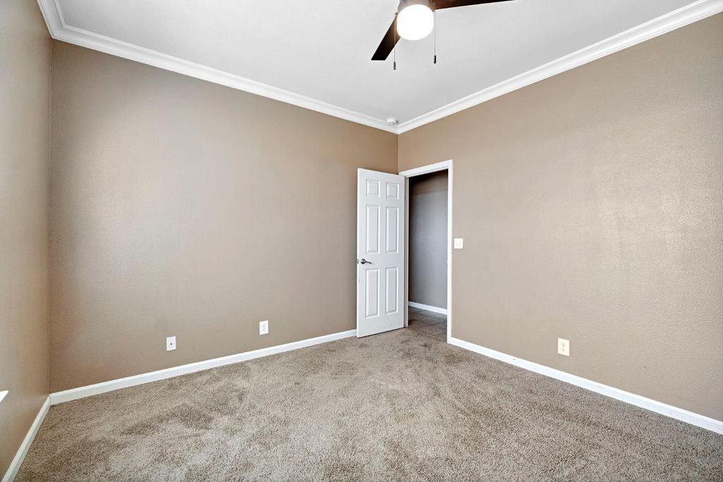 Image 18 of property listing at 21466 Forest Glen Road, Madera, CA 93638