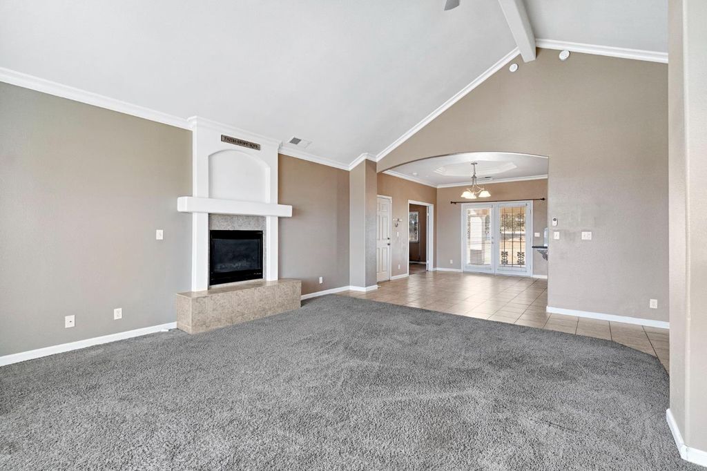 Image 7 of property listing at 21466 Forest Glen Road, Madera, CA 93638