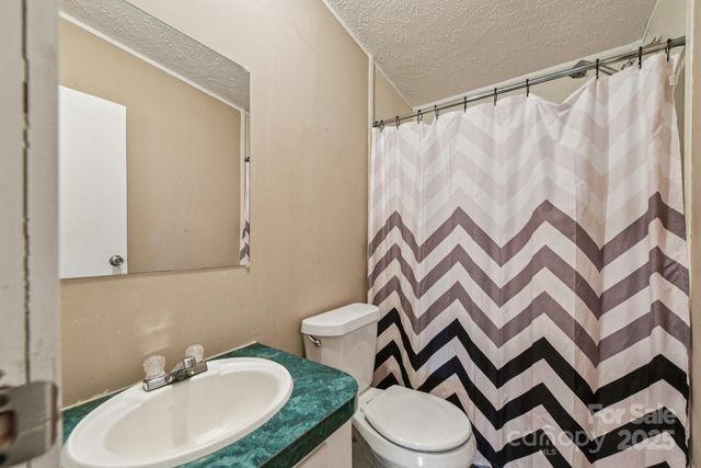 5610 Wildwood Court, Bessemer City, NC 28016