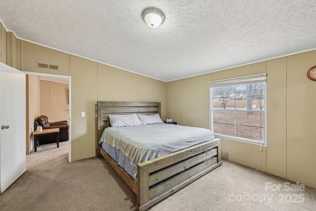 5610 Wildwood Court, Bessemer City, NC 28016