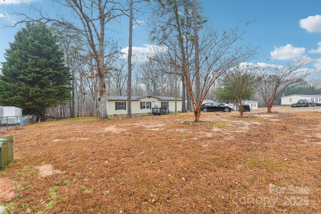 5610 Wildwood Court, Bessemer City, NC 28016