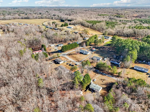 5610 Wildwood Court, Bessemer City, NC 28016