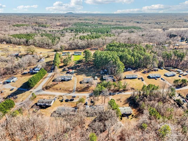 5610 Wildwood Court, Bessemer City, NC 28016