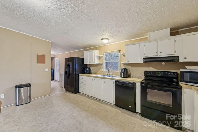 5610 Wildwood Court, Bessemer City, NC 28016