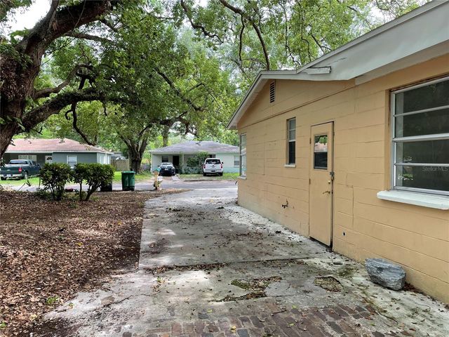 1517 E ELLICOTT STREET, Tampa, FL 33610