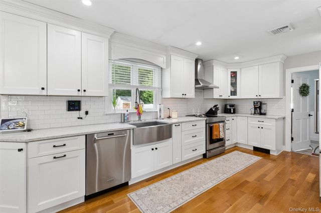 39 Hargrove Drive, Stony Brook, NY 11790