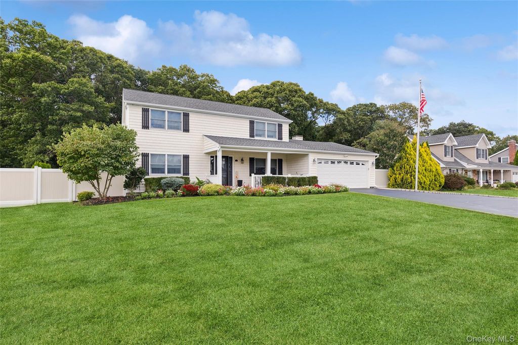 39 Hargrove Drive, Stony Brook, NY 11790 — photo 2