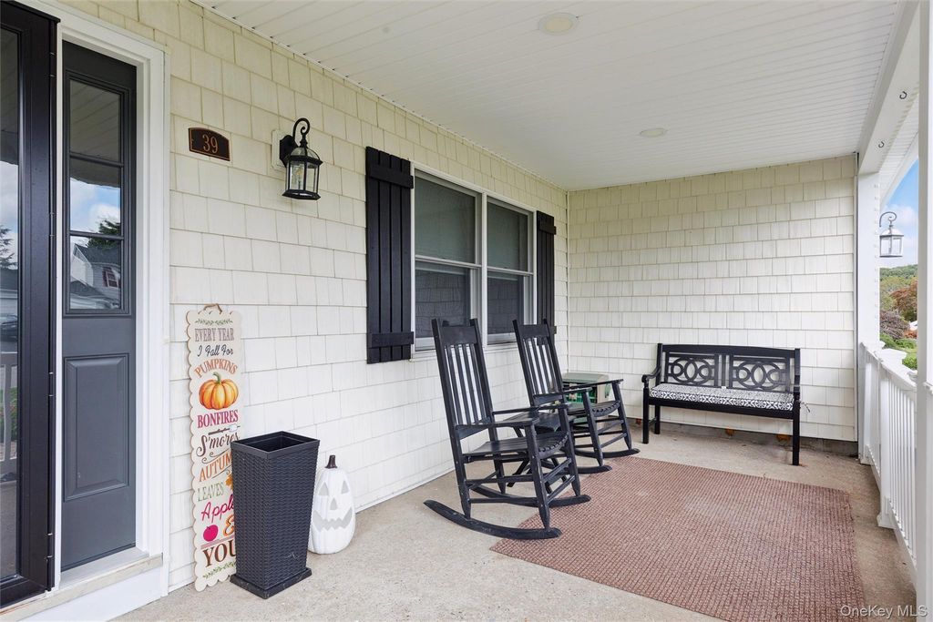 39 Hargrove Drive, Stony Brook, NY 11790 — photo 4