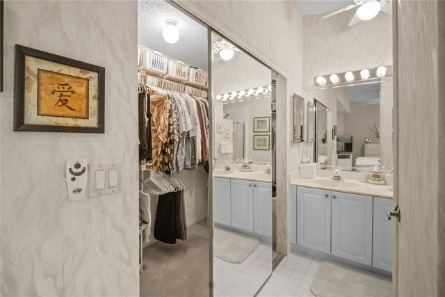 11431 Lakeview Drive 5-C, Coral Springs, FL 33071