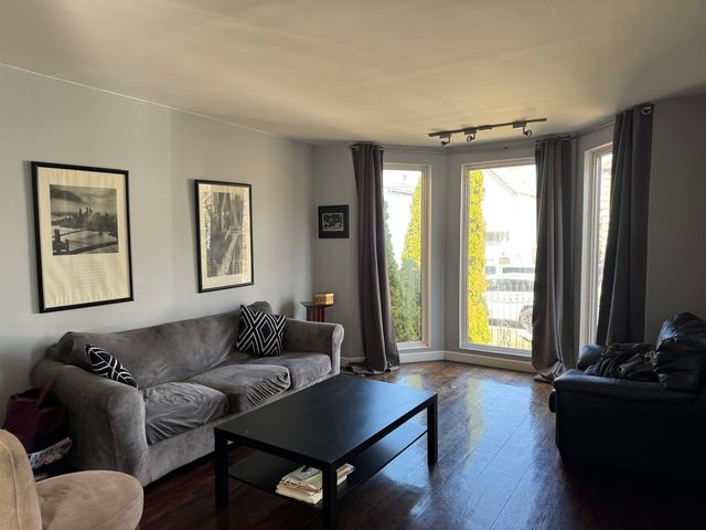 3908 N Bernard Street, Chicago, IL 60618