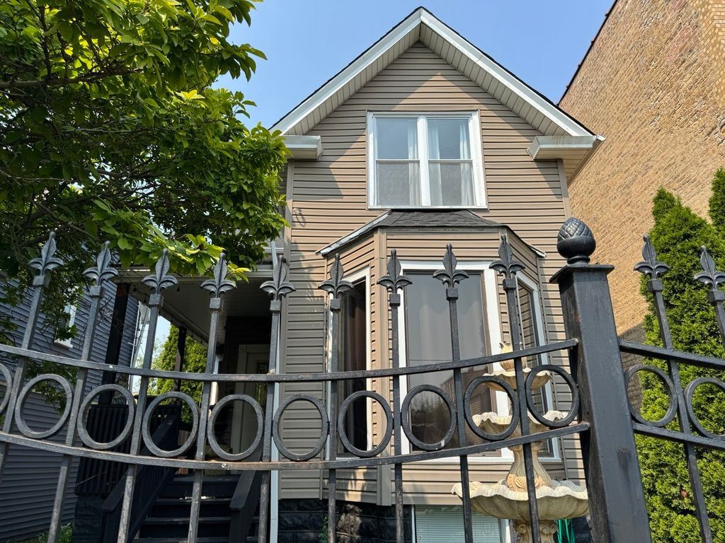 3908 N Bernard Street, Chicago, IL 60618