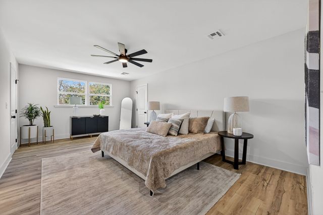 448 Walton Ferry Rd, Hendersonville, TN 37075