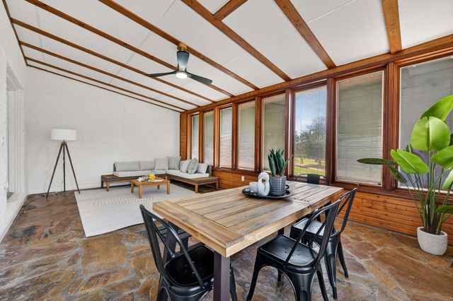 448 Walton Ferry Rd, Hendersonville, TN 37075