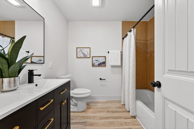 448 Walton Ferry Rd, Hendersonville, TN 37075