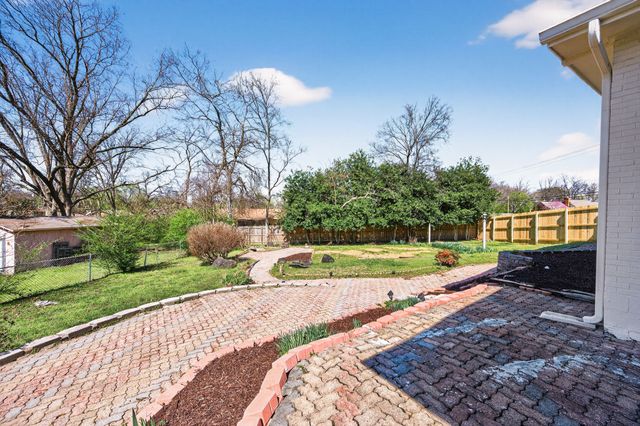 448 Walton Ferry Rd, Hendersonville, TN 37075