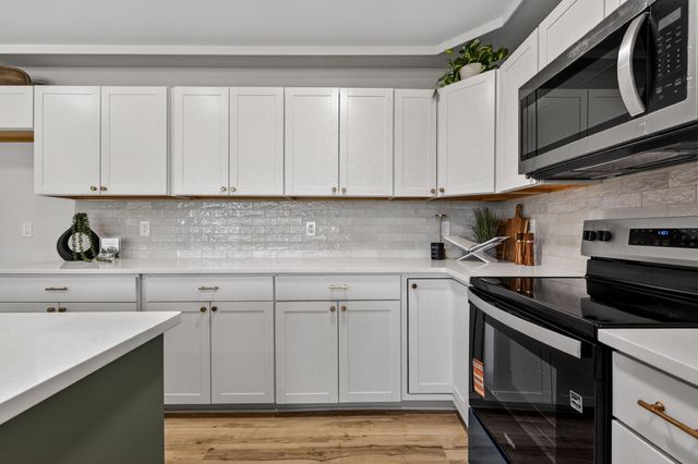 448 Walton Ferry Rd, Hendersonville, TN 37075